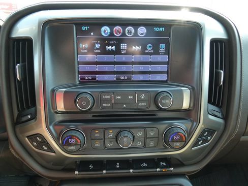 Used 2018 Chevrolet Silverado 1500 LTZ w/ High Desert Package AWD/4WD image 33