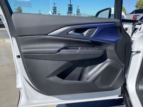 New 2026 Chevrolet Equinox EV LT AWD/4WD image 21