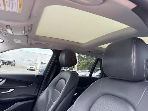 Used 2021 Mercedes-Benz GLC 300 image 29