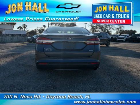 Used 2018 Ford Fusion SE w/ Fusion SE Technology Package image 8