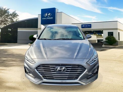Used 2019 Hyundai Sonata SE image 2