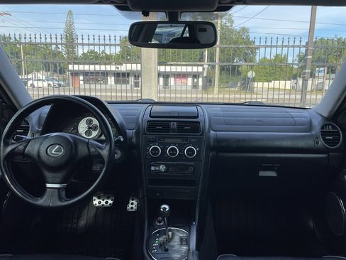 Used 2004 Lexus IS 300 RWD image 5