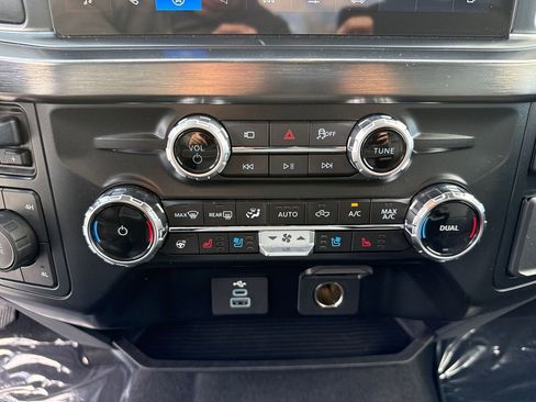 Used 2025 Ford F350 Lariat w/ Camper Package image 21