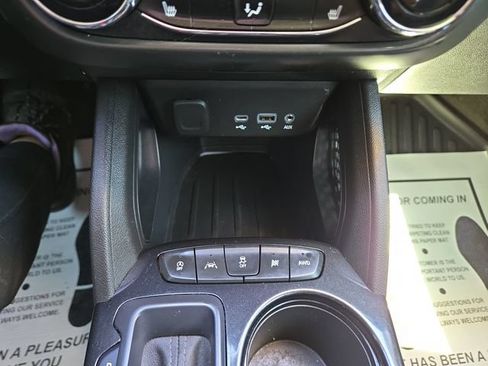 Used 2023 Chevrolet TrailBlazer LT w/ Convenience Package AWD/4WD image 23