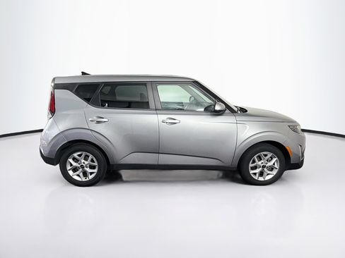 Used 2025 Kia Soul LX w/ LX Technology Package FWD image 10