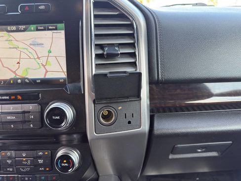 Used 2015 Ford F150 Platinum w/ Equipment Group 701A Luxury AWD/4WD image 20