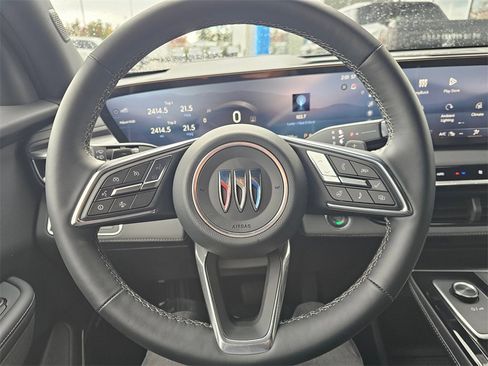 Used 2025 Buick Enclave Preferred w/ Power Package image 23