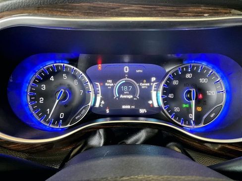 Used 2023 Chrysler Pacifica Limited image 26