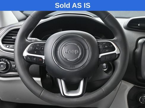 Used 2018 Jeep Renegade Latitude FWD image 28