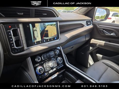 Used 2023 GMC Yukon XL Denali AWD/4WD image 17