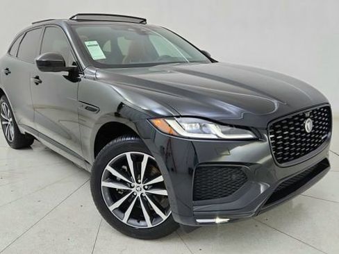 Used 2025 Jaguar F-PACE R-Dynamic S image 1