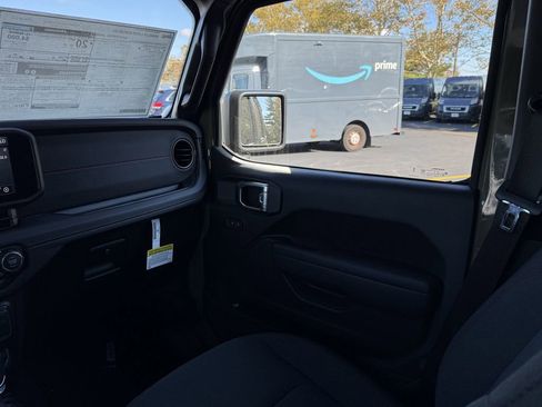 New 2026 Jeep Wrangler Unlimited Rubicon w/ Safety Group image 26