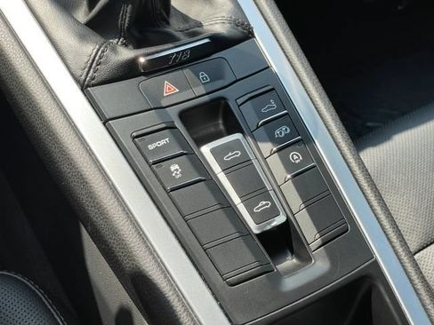 Used 2024 Porsche 718 Boxster S RWD image 35