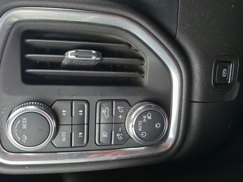 Used 2022 GMC Sierra 2500 SLE w/ SLE Value Package; AWD/4WD image 35