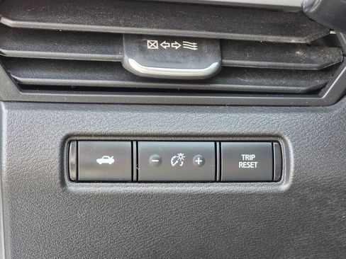 Used 2025 Nissan Altima 2.5 SV image 14