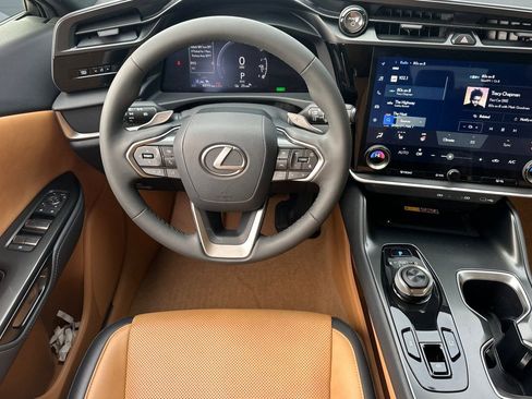 Used 2025 Lexus RZ 300e image 26