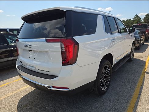 Used 2025 GMC Yukon Elevation w/ LPO, Elevation Black Package AWD/4WD image 2