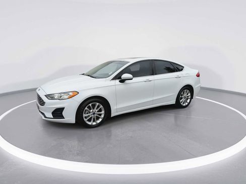 Used 2020 Ford Fusion SE FWD image 4