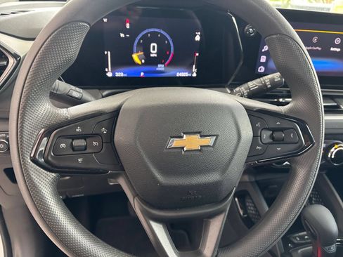 Used 2025 Chevrolet TrailBlazer LT FWD image 29