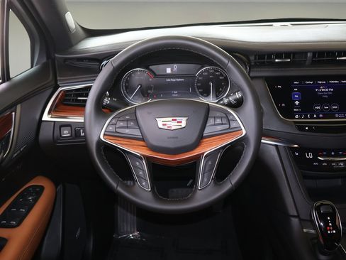 Certified 2025 Cadillac XT5 Premium Luxury FWD image 14