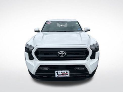 Used 2024 Toyota Tacoma SR5 image 9