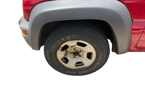 Used 2003 Jeep Liberty Sport AWD/4WD image 12