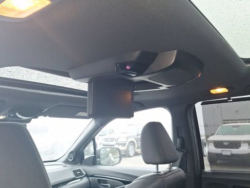 Used 2021 Honda Pilot Black Edition image 17