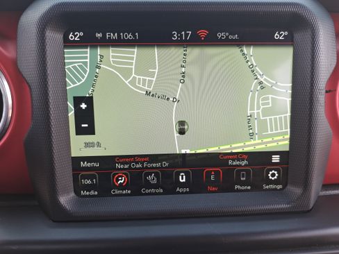 Used 2022 Jeep Wrangler Unlimited Rubicon w/ Cold Weather Group AWD/4WD image 17