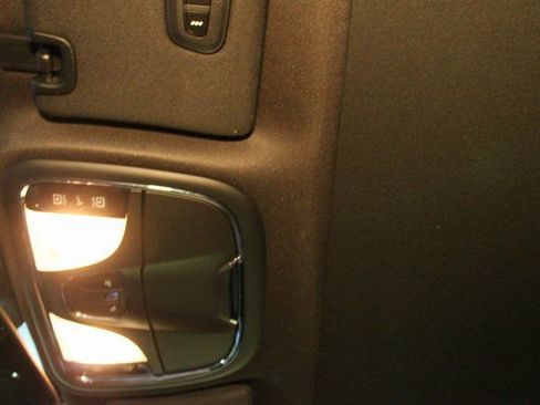 Used 2020 Jeep Cherokee High Altitude image 29