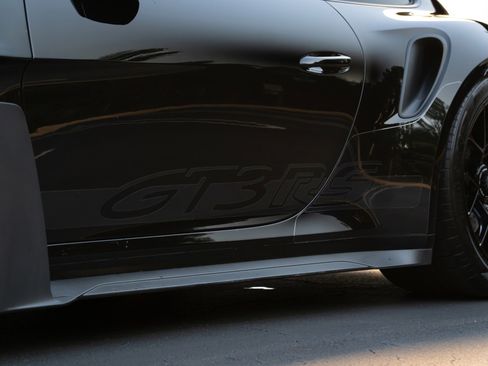 Used 2025 Porsche 911 GT3 RS image 36