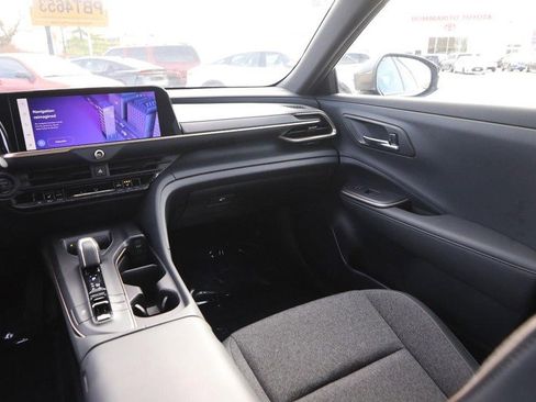 Used 2023 Toyota Crown image 24