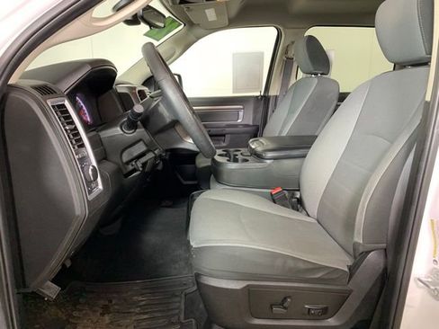 Used 2022 RAM 1500 Classic SLT w/ Protection Group AWD/4WD image 15