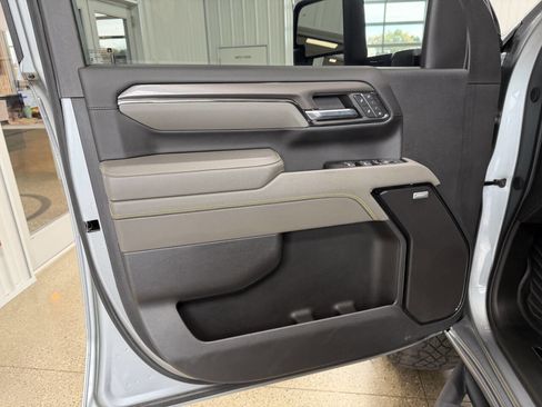 Used 2024 Chevrolet Silverado 2500 ZR2 w/ Technology Package image 49