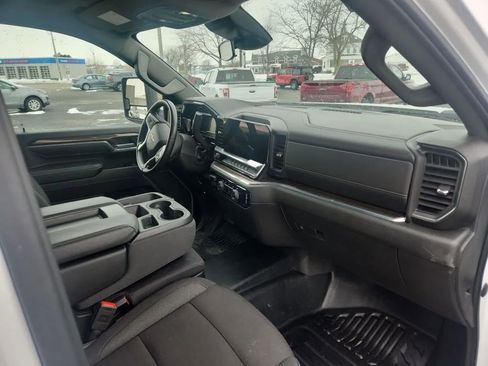 Used 2024 Chevrolet Silverado 2500 LT AWD/4WD image 8