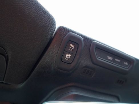 Used 2021 Jeep Wrangler Unlimited Sahara AWD/4WD image 36