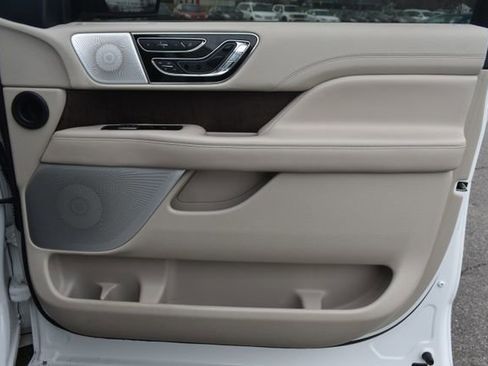 Used 2020 Lincoln Navigator L Reserve w/ Luxury Package image 61