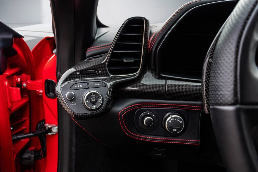 Used 2015 Ferrari 458 Italia Coupe RWD image 38
