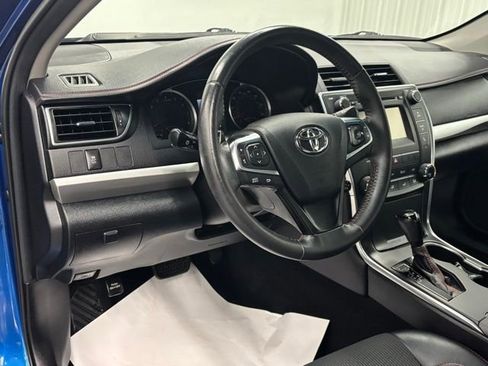 Used 2017 Toyota Camry SE FWD image 12