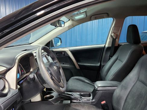 Used 2014 Toyota RAV4 LE image 7