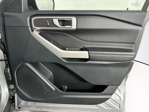 Used 2024 Ford Explorer XLT w/ Equipment Group 202A image 32