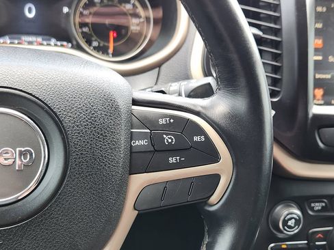 Used 2017 Jeep Cherokee Limited w/ Trailer Tow Group AWD/4WD image 32