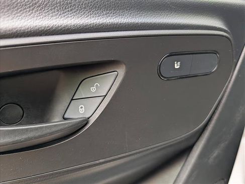 Used 2025 Mercedes-Benz Sprinter 2500 image 24