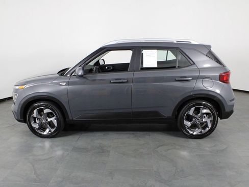 Used 2026 Hyundai Venue SEL FWD image 14