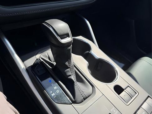 Used 2020 Toyota Highlander XLE image 42