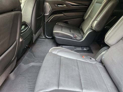 Used 2024 Cadillac Escalade Sport w/ LPO, ONYX Package image 29