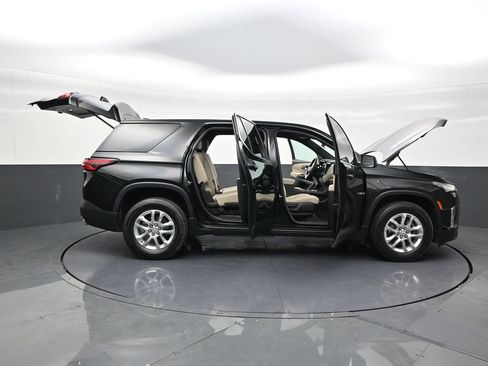 Used 2022 Chevrolet Traverse LS FWD image 28