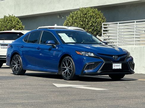 Used 2024 Toyota Camry SE FWD image 8