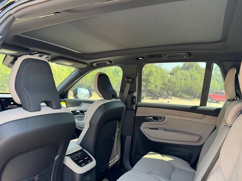 New 2026 Volvo XC90 T8 Plus w/ Protection Package AWD/4WD image 23