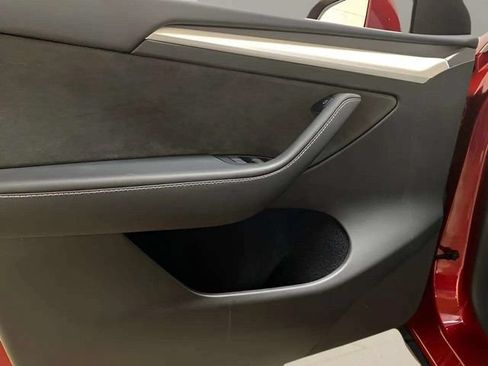 Used 2024 Tesla Model Y 2WD image 15