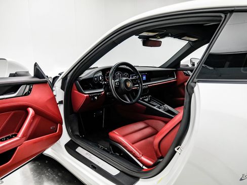 Used 2020 Porsche 911 Carrera RWD image 39